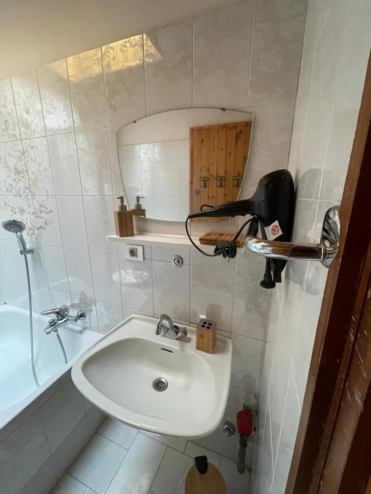 Picchio Rosso - Stanza Privata Con Bagno In Val Di Fassa Otel Pera Dış mekan fotoğraf