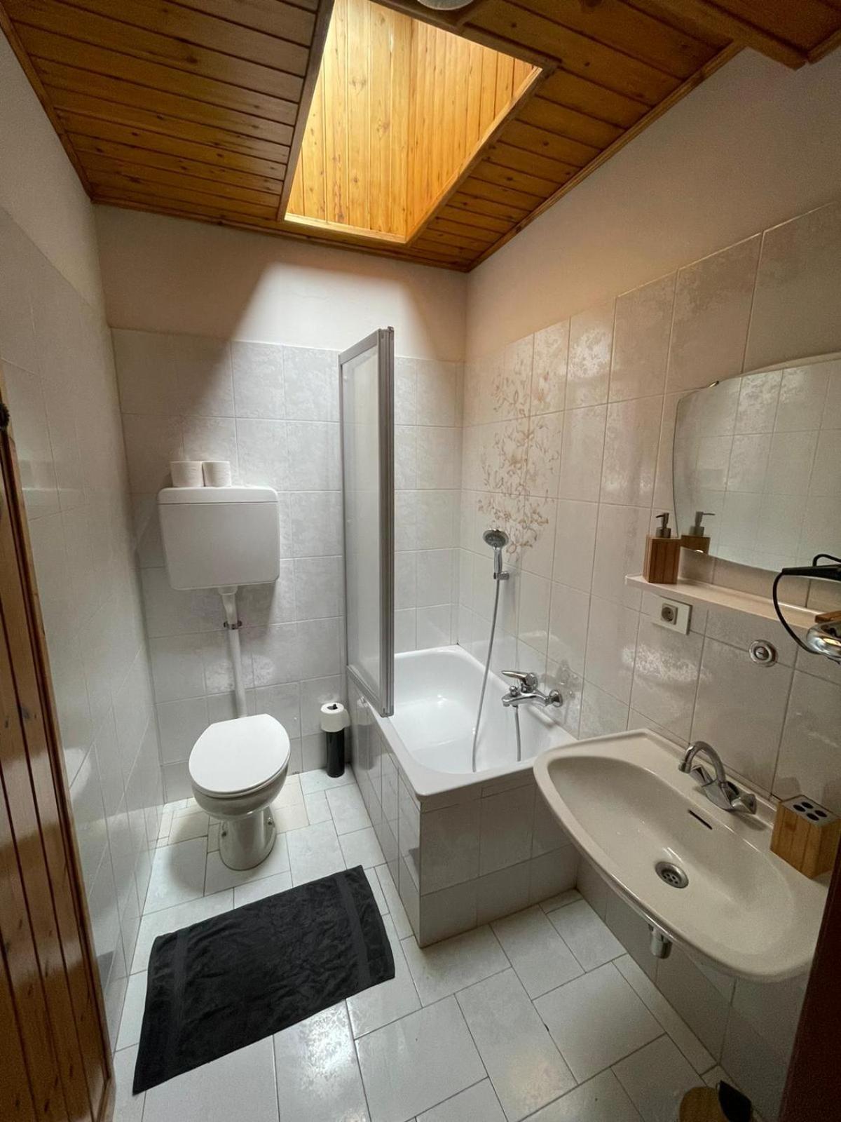 Picchio Rosso - Stanza Privata Con Bagno In Val Di Fassa Otel Pera Dış mekan fotoğraf